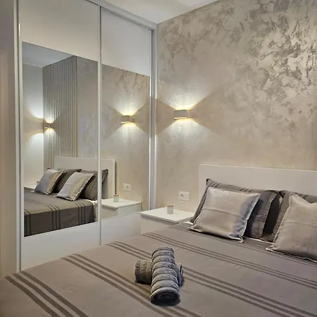 Helena Apartment